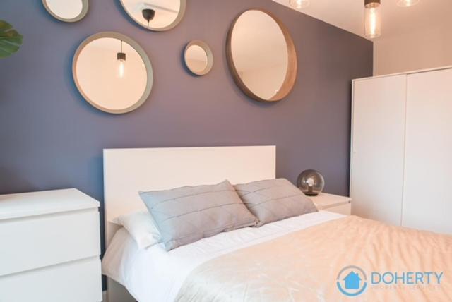 Finchley Contemporary 2 Bed Apartment + Parking Hendon Bagian luar foto