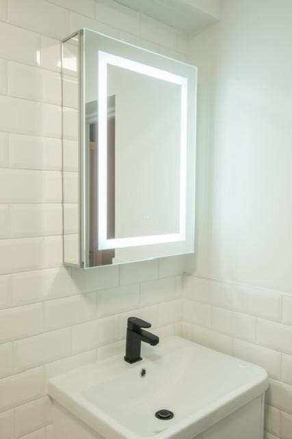 Finchley Contemporary 2 Bed Apartment + Parking Hendon Bagian luar foto
